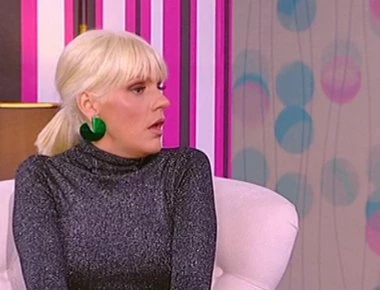 Γνωστή τραγουδίστρια αποκάλυψε για τον ξυλοδαρμό της στην εκπομπή της Σ. Σταμάτη - «Με έσπασε στο ξύλο» (βίντεο)